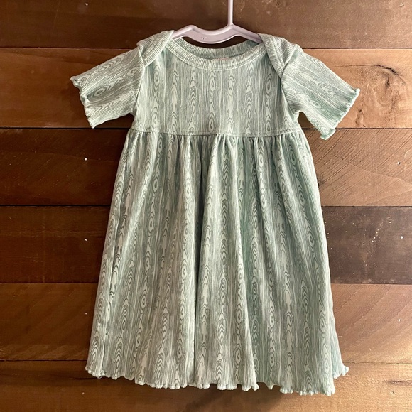 Kate Quinn Tree Bark Dress - Picture 1 of 3